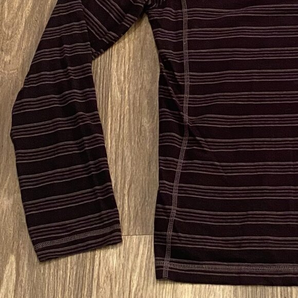 GUESS V Neck Long Sleeve Black and Gray Striped Shirt Men's Size Large - Picture 8 of 8